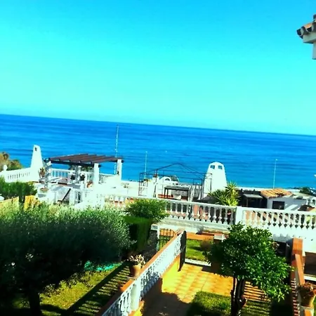 Holiday home Las Violetas Casa Con Jardin *