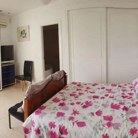 Holiday home Las Violetas Casa Con Jardin *